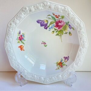 Rosenthal Classic Rose Maria bowl in white with flowers and embossed rim VINTAGE